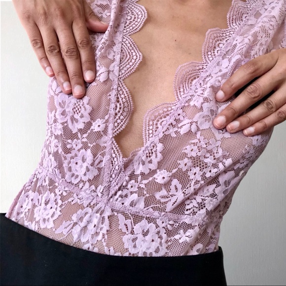 Y2K Lace Bodysuit - Picture 4 of 6